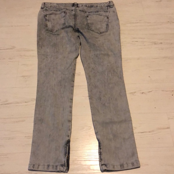 Grey Ripped Jeans - Picture 2 of 6